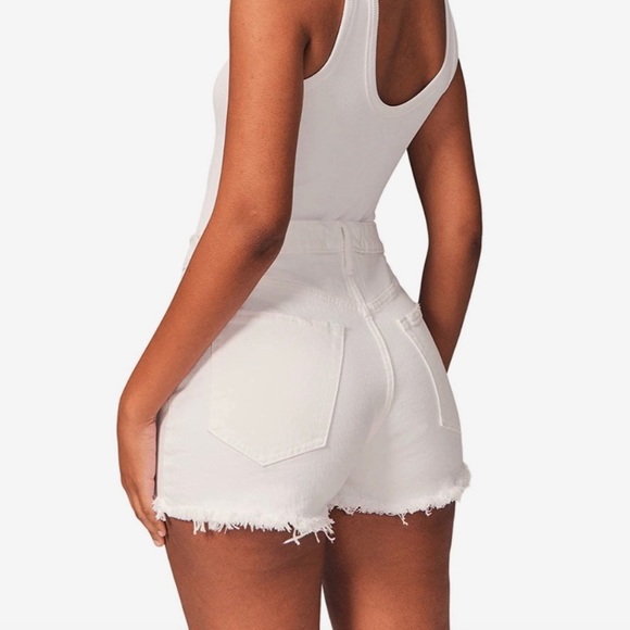 Abercrombie & Fitch The Mom Short High-Rise - Picture 1 of 5